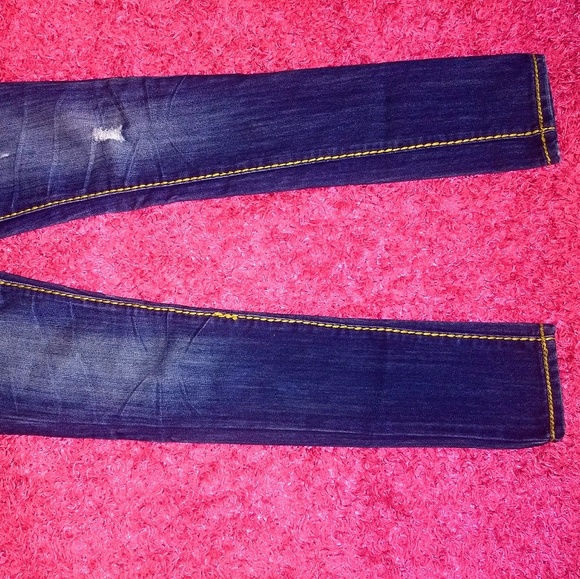 Distressed jeans - Picture 5 of 8